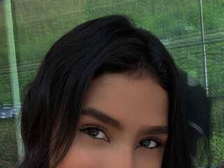 Erotikus videocsevegés sarah-fenty