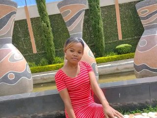 Erotikus videocsevegés Sarah-myah2