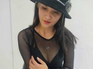 Erotikus videocsevegés SarahStuartt