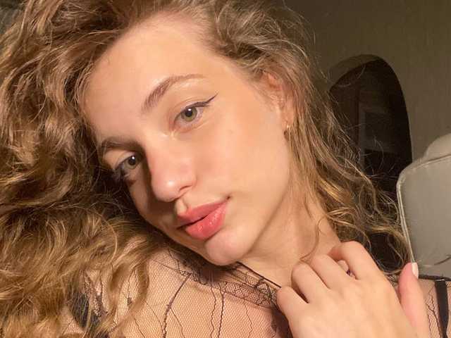 A profil fényképe SarahShy