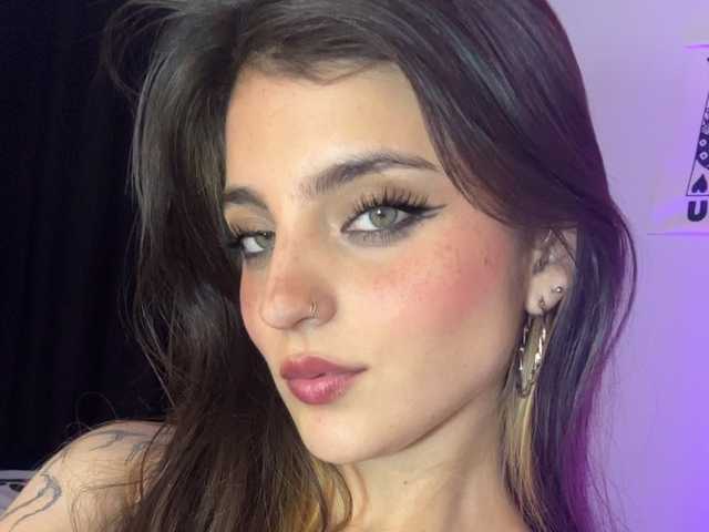 A profil fényképe sarahtaylorr