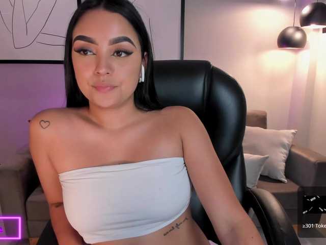 Fényképek sarawinstone Help me to take all my clothes off and make me cum♥ IG: @Winstone.sara♥Goal: Fingering Pussy + Fuck pussy hard @remain Tks left ♥