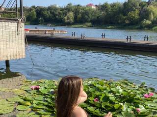 Erotikus videocsevegés SarraMelluBabe