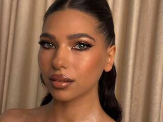 Erotikus videocsevegés Sashaluvv