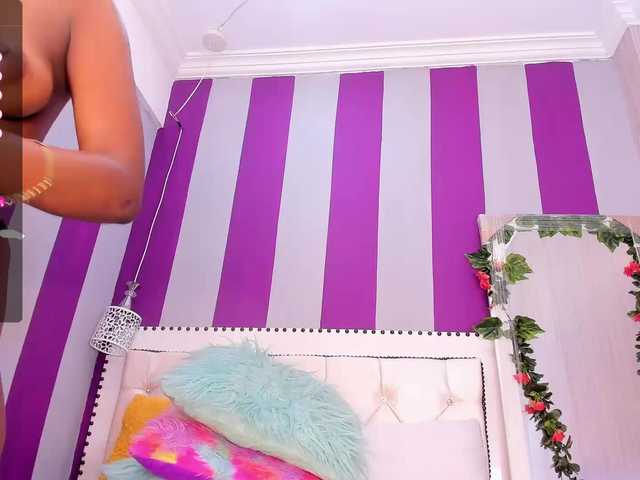 Fényképek SashaLuxx hello love today is my birthday what do you think if you come to my room hot and we have a great time together!!!