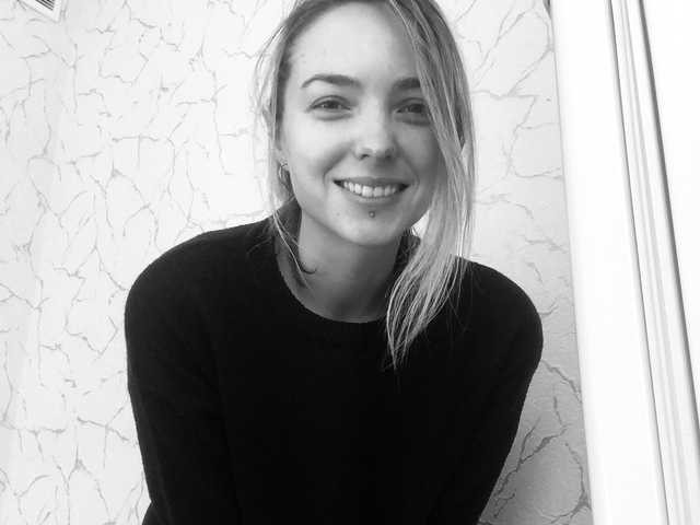 A profil fényképe sasharaux