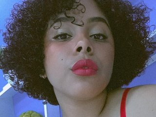 Erotikus videocsevegés SashaStonee