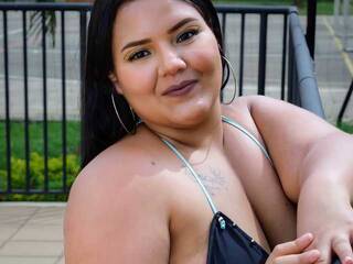 Erotikus videocsevegés Sashira