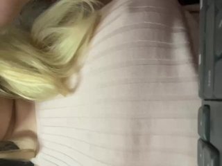 Erotikus videocsevegés SashulyaAsd