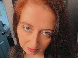 Erotikus videocsevegés Sassybb