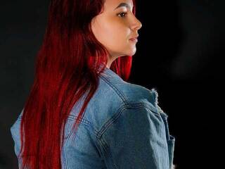 Erotikus videocsevegés Scarlet-Joness