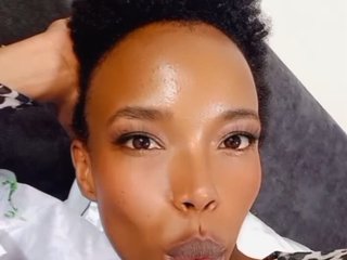 Erotikus videocsevegés ScarlettDiorFoxx