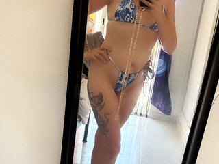 Erotikus videocsevegés ScarlettRedRose