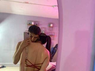 Erotikus videocsevegés secretvelvet-fx