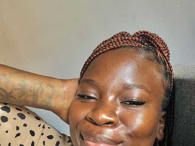 A profil fényképe Secymelanin