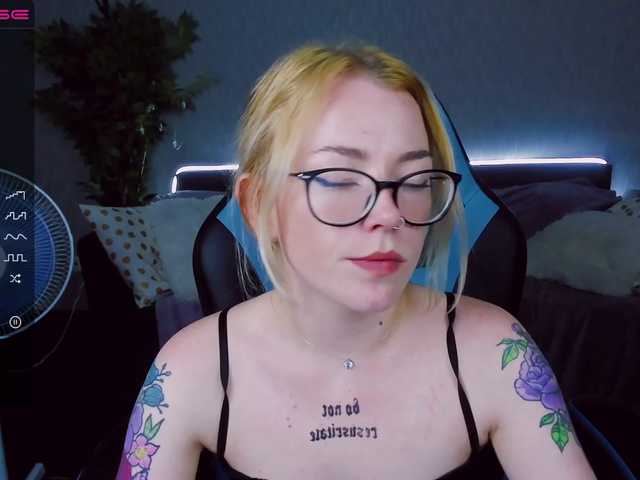 Fényképek Sedwunder @remain before stripshow lovense from 2 tk | tits 48 | blowjob 142 | striptease 148 | dildo in pussy 389