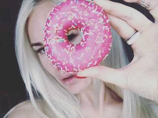 Erotikus videocsevegés Seeleenaa