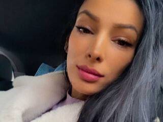 Erotikus videocsevegés Selenna