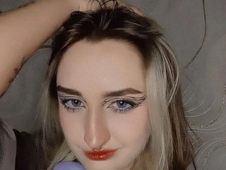 Erotikus videocsevegés SeptemberRoutzen