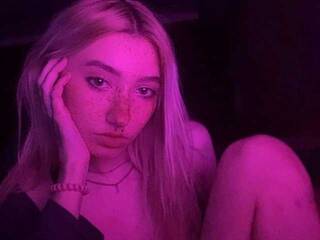 Erotikus videocsevegés seramega2