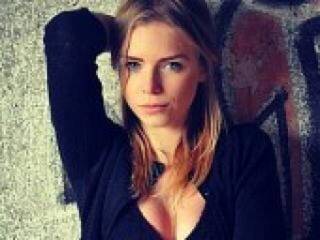 Erotikus videocsevegés sexxblondy