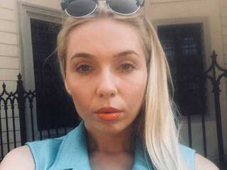 Erotikus videocsevegés SexyFoxy555