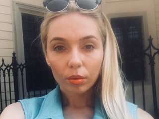 Erotikus videocsevegés SexyFoxy555