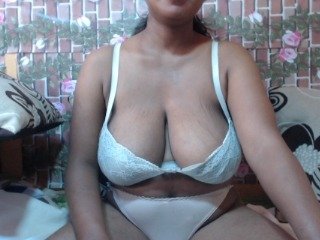 Erotikus videocsevegés Sexyjasmine3