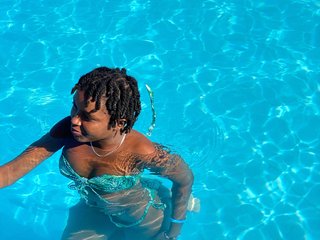 Erotikus videocsevegés SexyTatiana78