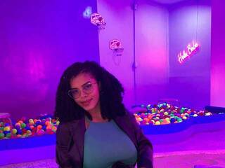 Erotikus videocsevegés sharomsawyer