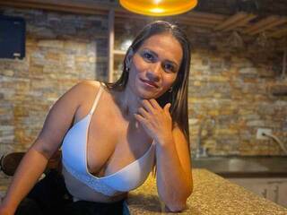 Erotikus videocsevegés ShaylaGomez