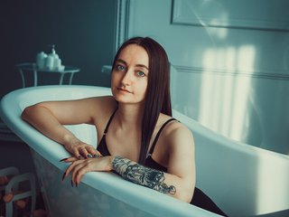 Erotikus videocsevegés ShiroHeby