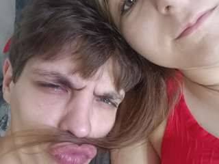 Erotikus videocsevegés HornyLadyAndAndrey