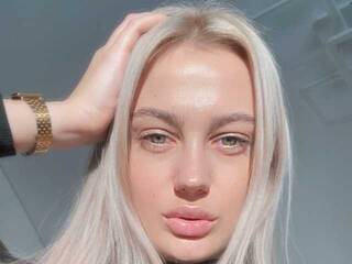 Erotikus videocsevegés SimaMonti