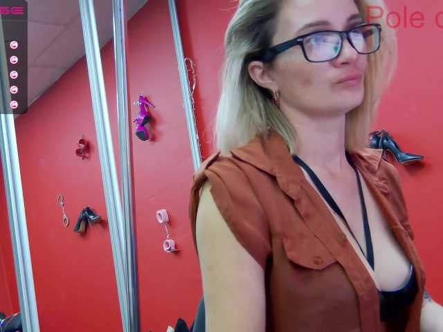 Fényképek Simonacam2cam I'm glad to welcome you dear! The best compliment from you is tokens) I will also pamper you with naked tits for 100 tons, ass-50, legs-30. I will turn on your camera for 40 tons, I will play pranks in private or in a group and show you what it is buzz