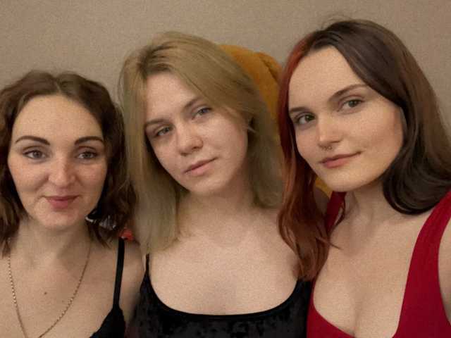A profil fényképe SixNipples