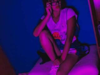 Erotikus videocsevegés skarl3tt