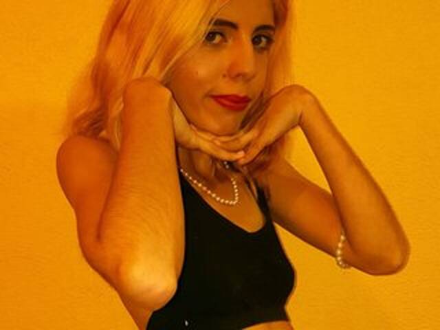 A profil fényképe SkinnyTeen