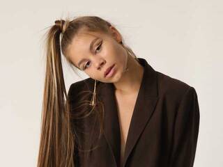 Erotikus videocsevegés skyler-lux