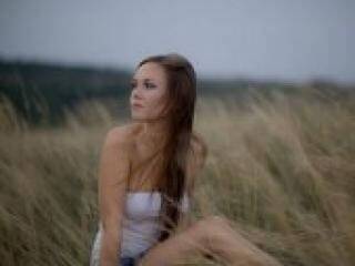 Erotikus videocsevegés slimlolka