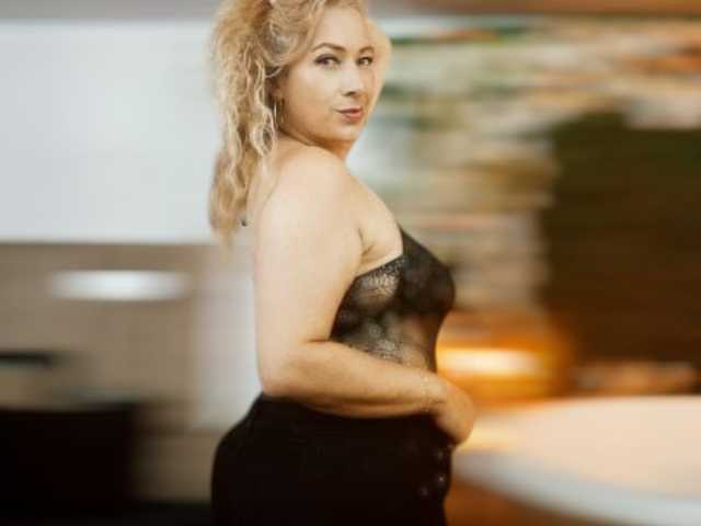 A profil fényképe sofiacurvy