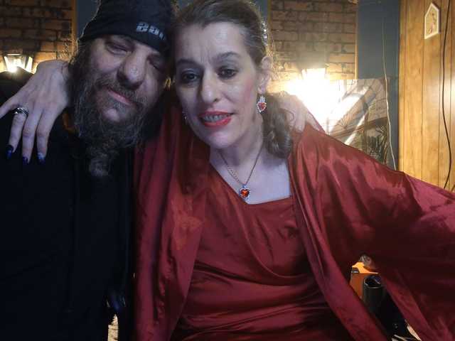 A profil fényképe HusbandAndWife