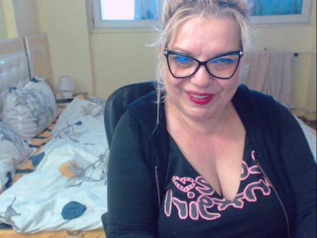 Fényképek SonyaHotMilf your tips makes me cum and squirt,xoxo