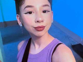 Erotikus videocsevegés SonyaMeow