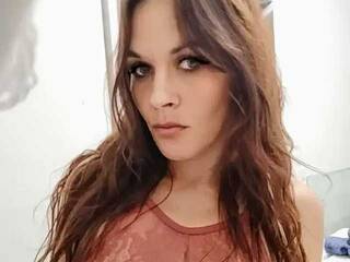 Erotikus videocsevegés SonyaRed