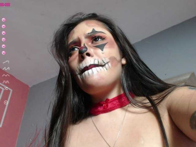 Fényképek sophiefox HI guys welcome to my world , im new model in here complette my first goal and enjoy with me #colombiana #latina #18 #brunette #longhair #curvy #sexy #lovense