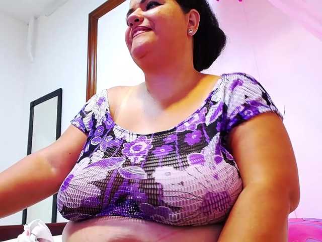 Fényképek SophieRose hi ♥ im new here♥ come and fuck my tits♥ oil body 111 tkn♥ #latina #milf #bigtits #cum