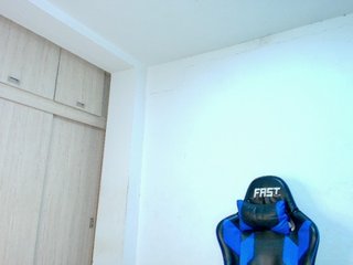 Erotikus videocsevegés Sophiiaaxx