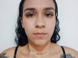 Erotikus videocsevegés SOPHIIE-ADAMS