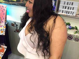 Erotikus videocsevegés SophyFox